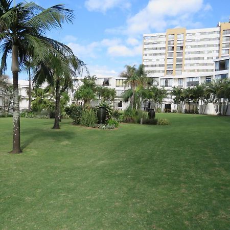 130 BREAKERS RESORT HOTEL Umhlanga Durban Bagian luar foto
