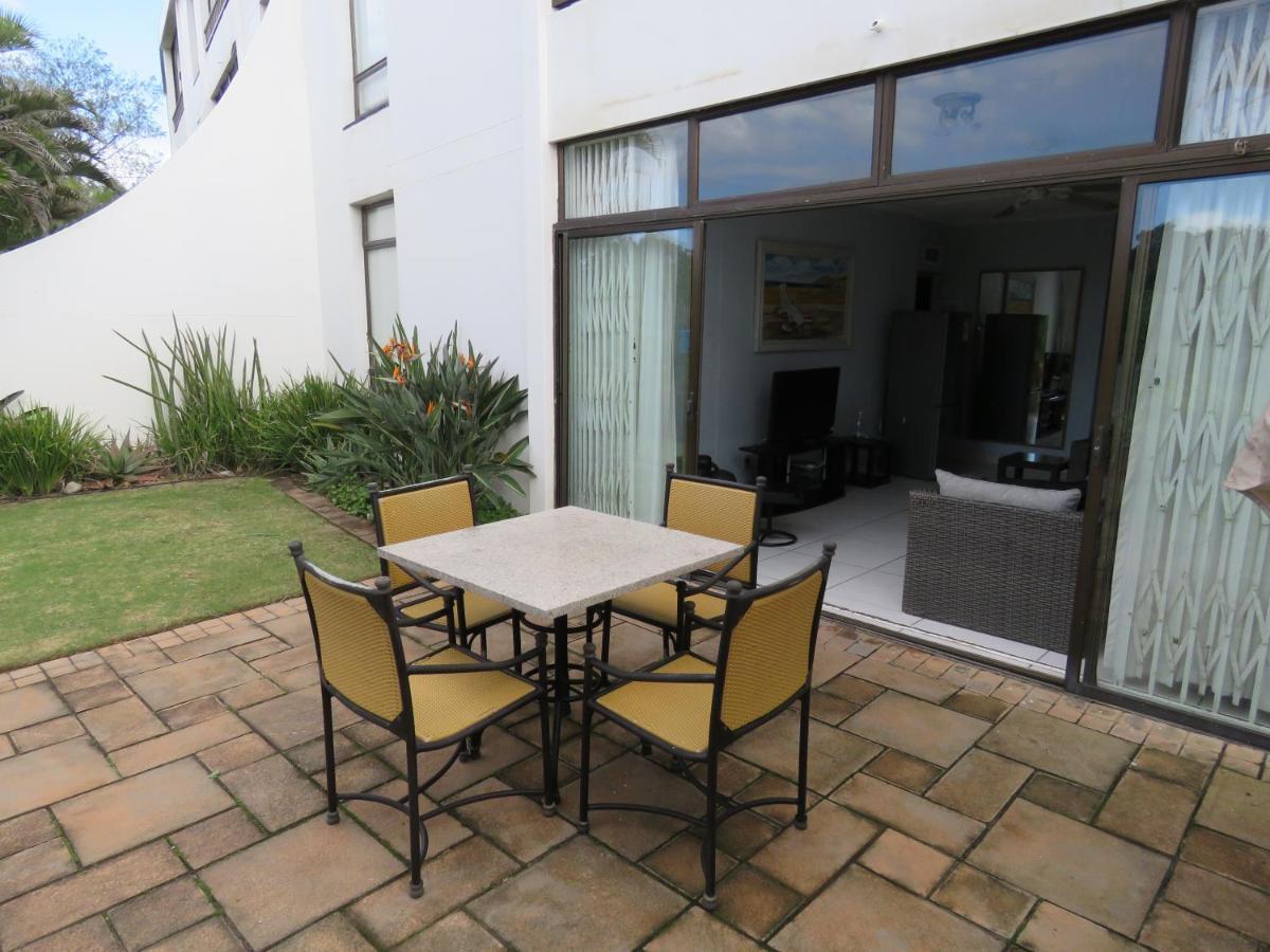 130 BREAKERS RESORT HOTEL Umhlanga Durban Bagian luar foto