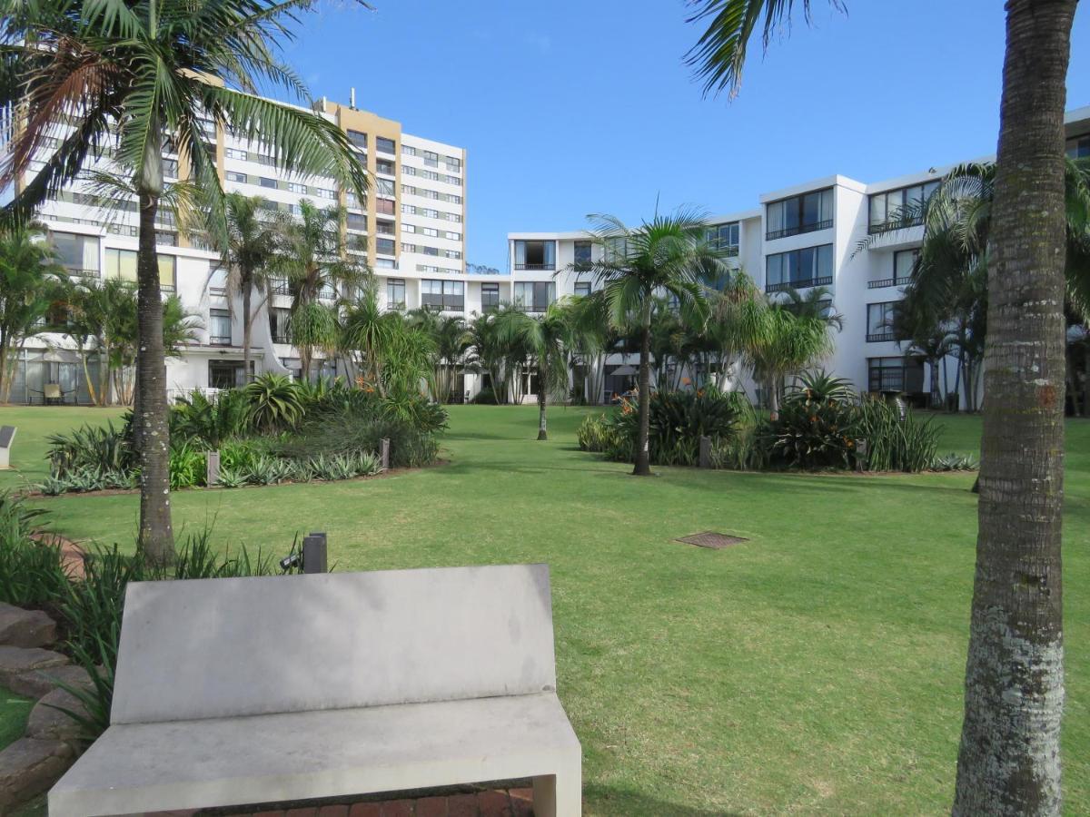 130 BREAKERS RESORT HOTEL Umhlanga Durban Bagian luar foto