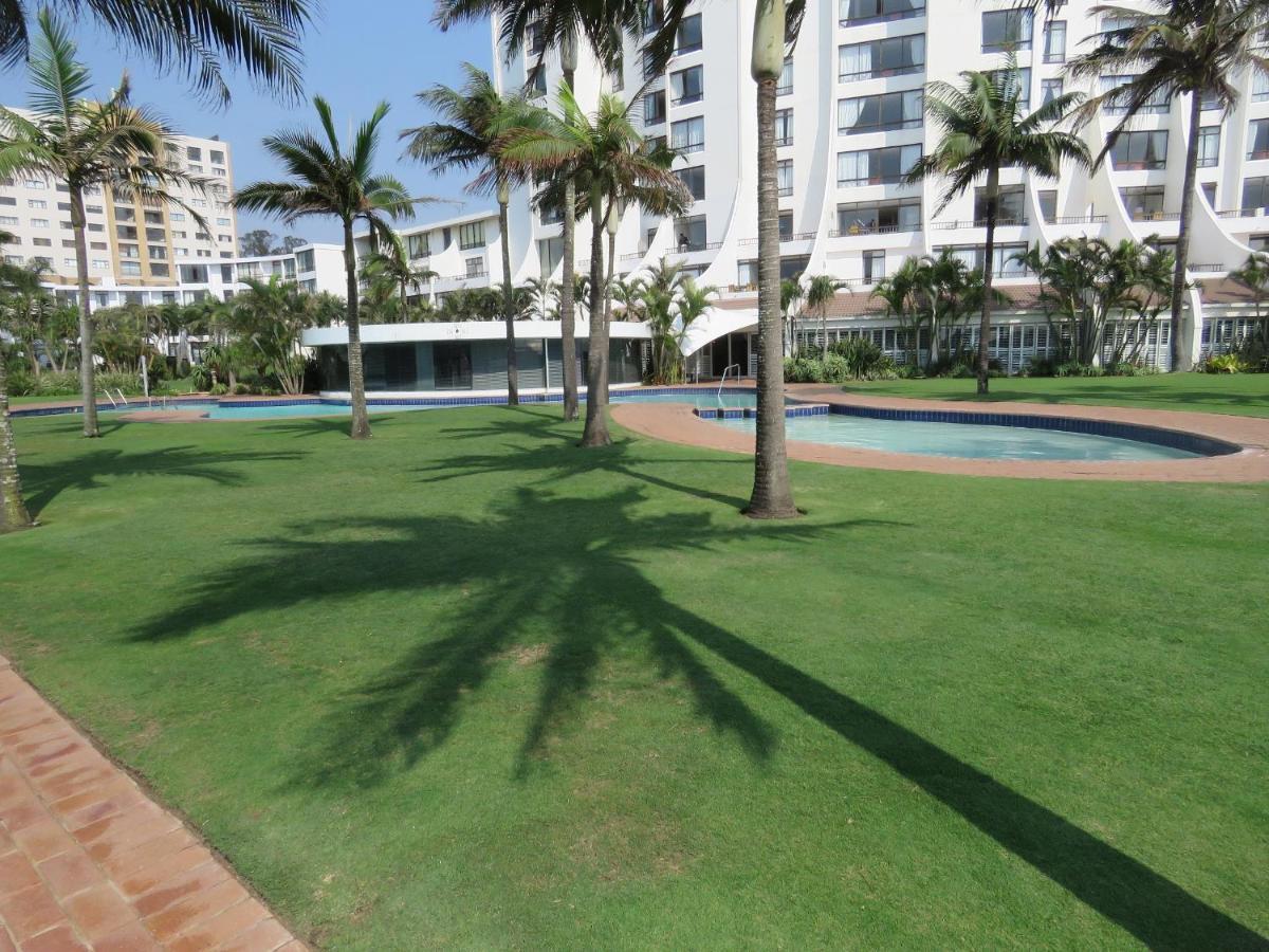 130 BREAKERS RESORT HOTEL Umhlanga Durban Bagian luar foto